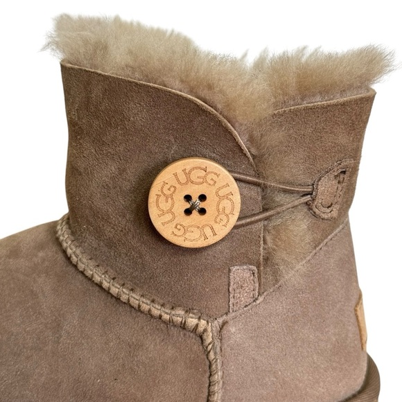 UGG MINI BAILEY BUTTON II CARIBOU BOOTS - WOMEN'S SZ. 6 AMPUTEE 1 SHOE LEFT SHOE - Picture 7 of 16
